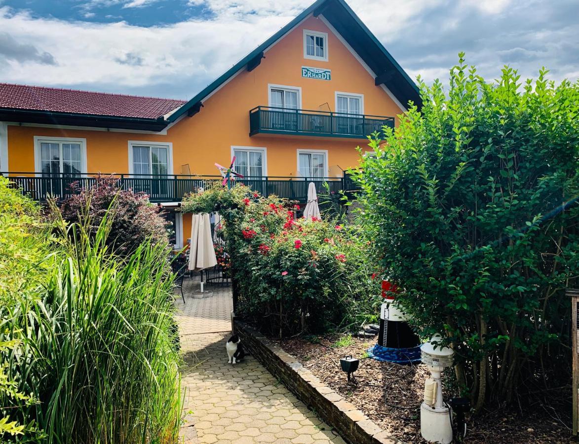 Landhotel Erhardt 바트월터스도 외부 사진